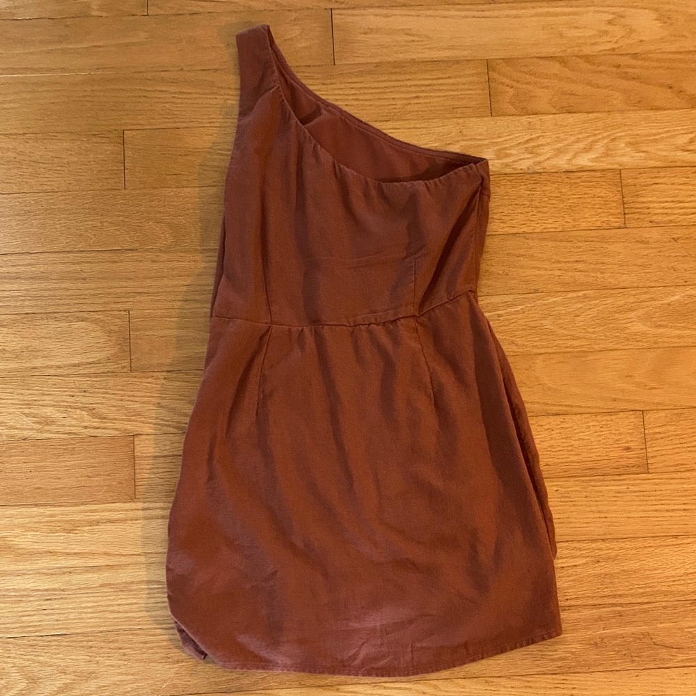Abercrombie & Fitch One-Shoulder Dress in Warm Brown - Picture 3 of 3